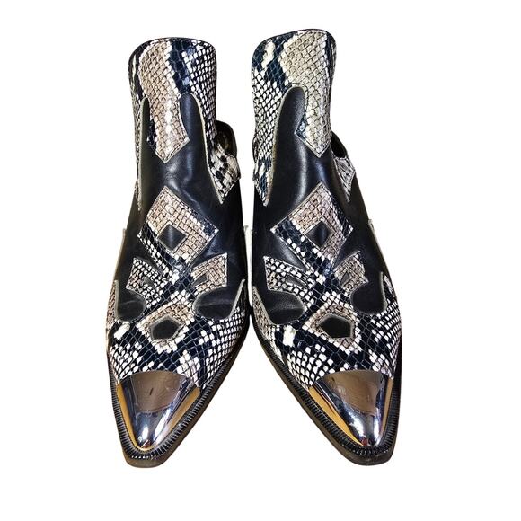 Gianni Bini Maerren Western Snake Print Capped Toe, ankle booties size 6 M - Picture 4 of 8